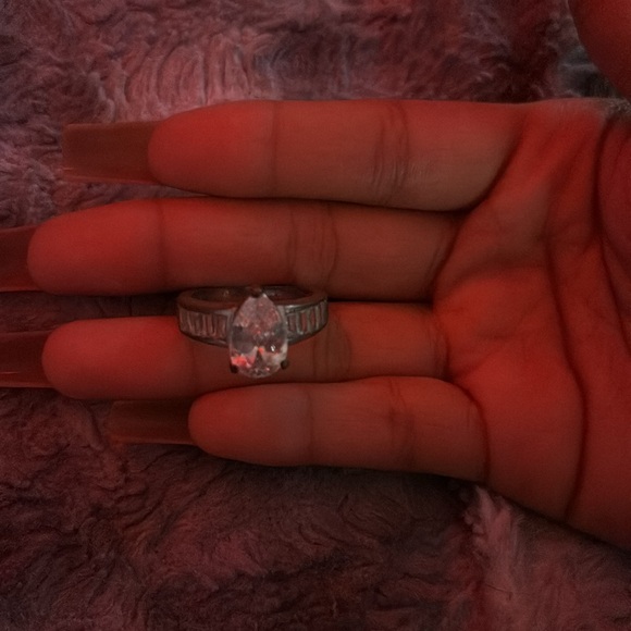 Jewelry bundle - Picture 9 of 16